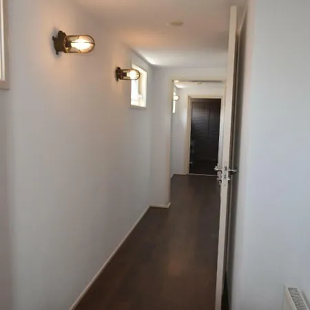 Captivating Houseboat In Loostrecht With Private Terrace * לוסדרכט
