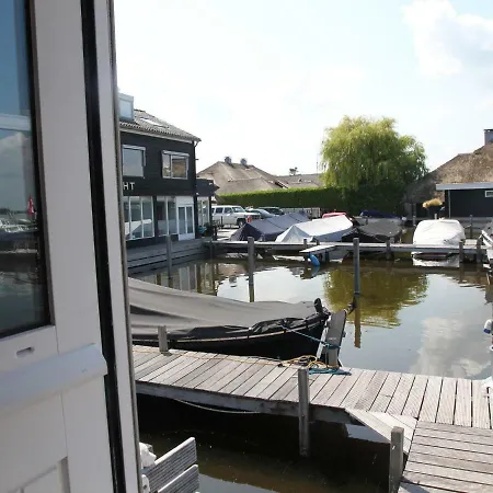 Captivating Houseboat In Loostrecht With Private Terrace * לוסדרכט